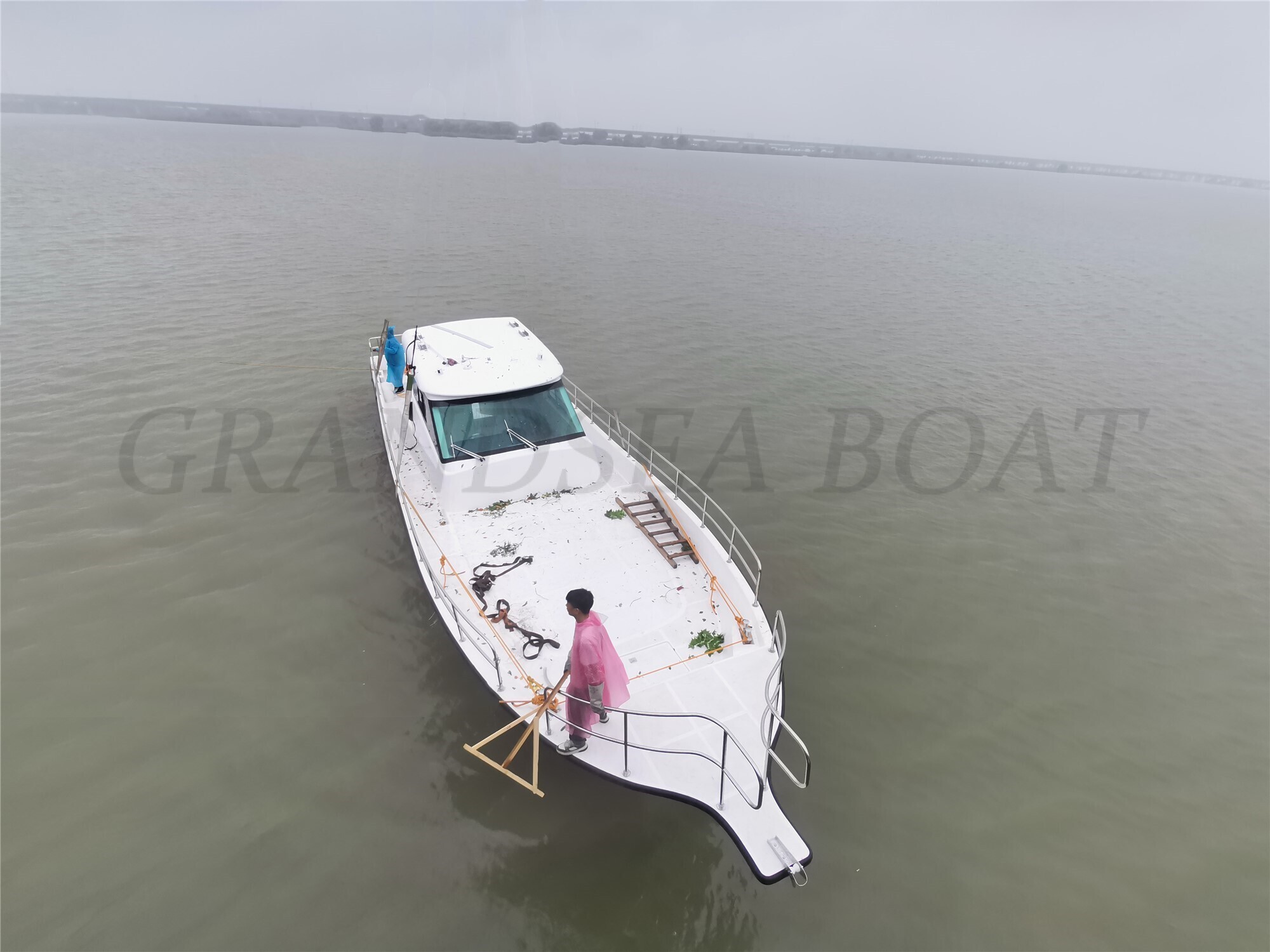 Grandsea 52ft Deep Sea Fiberglass Cabin Fishing Boat with Diesel Engine for Sale