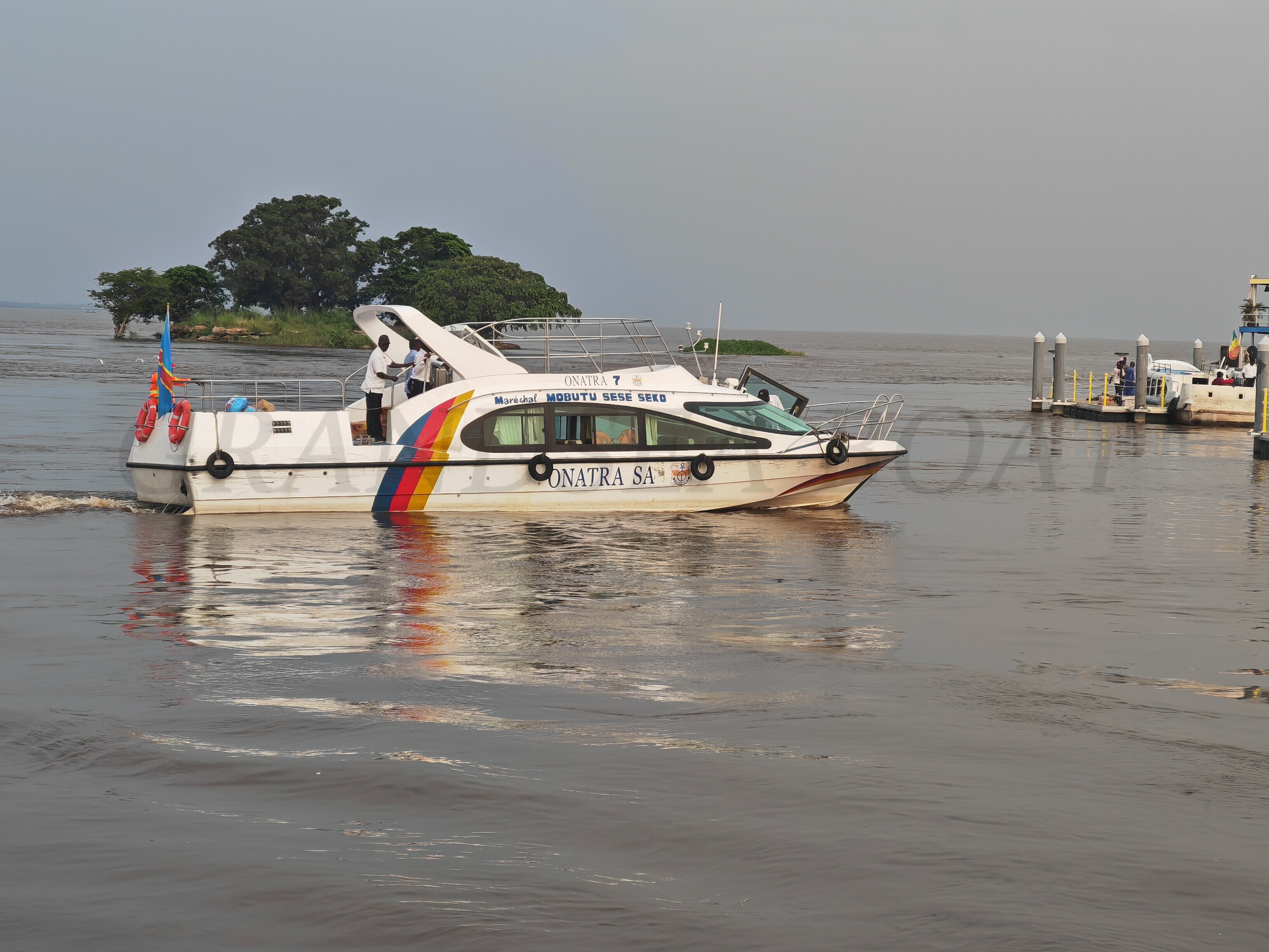 Length 13.8m 30persons passenger boat in Congo DR