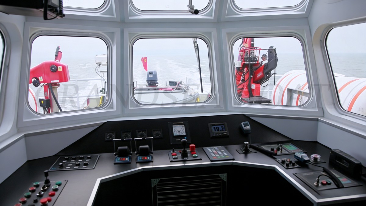 40m work boat 7