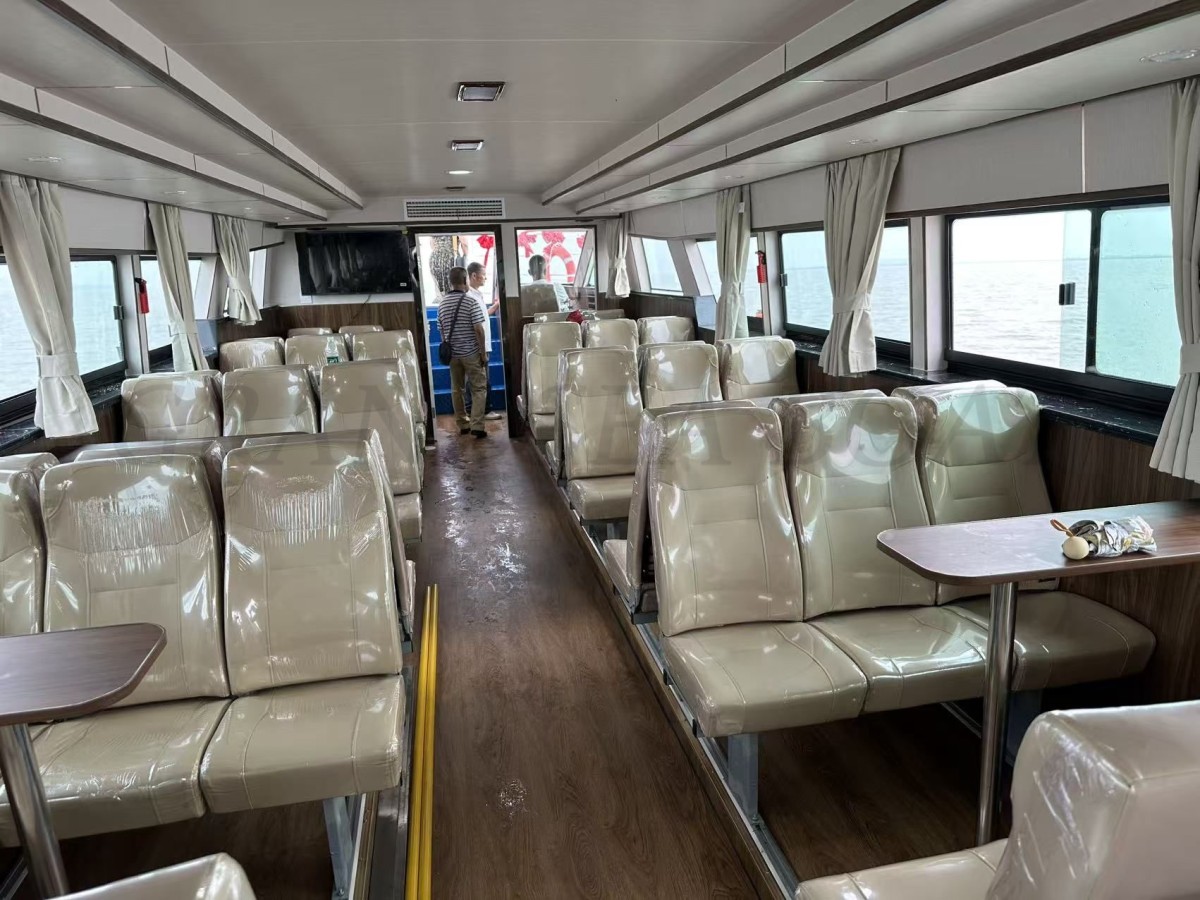 18.8m passenger
