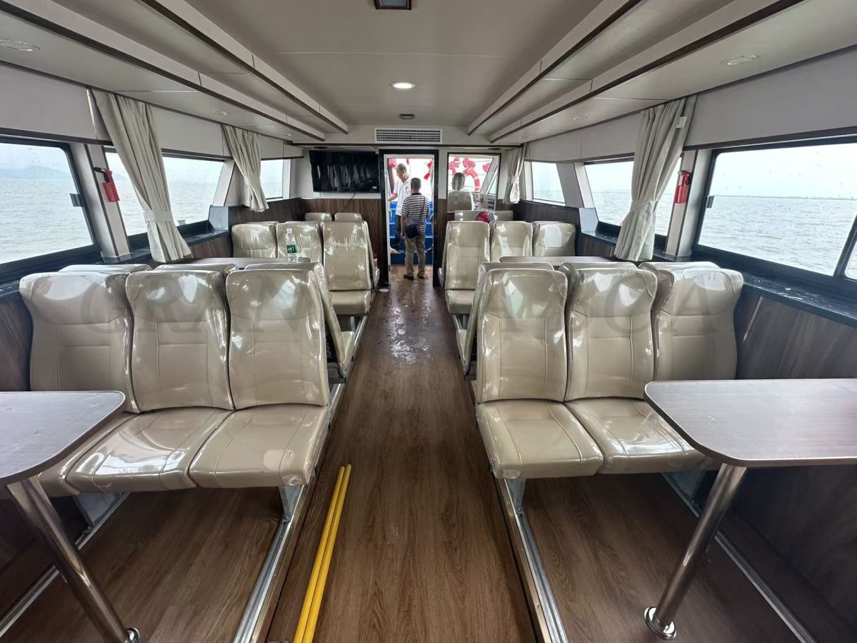 18.8m passenger