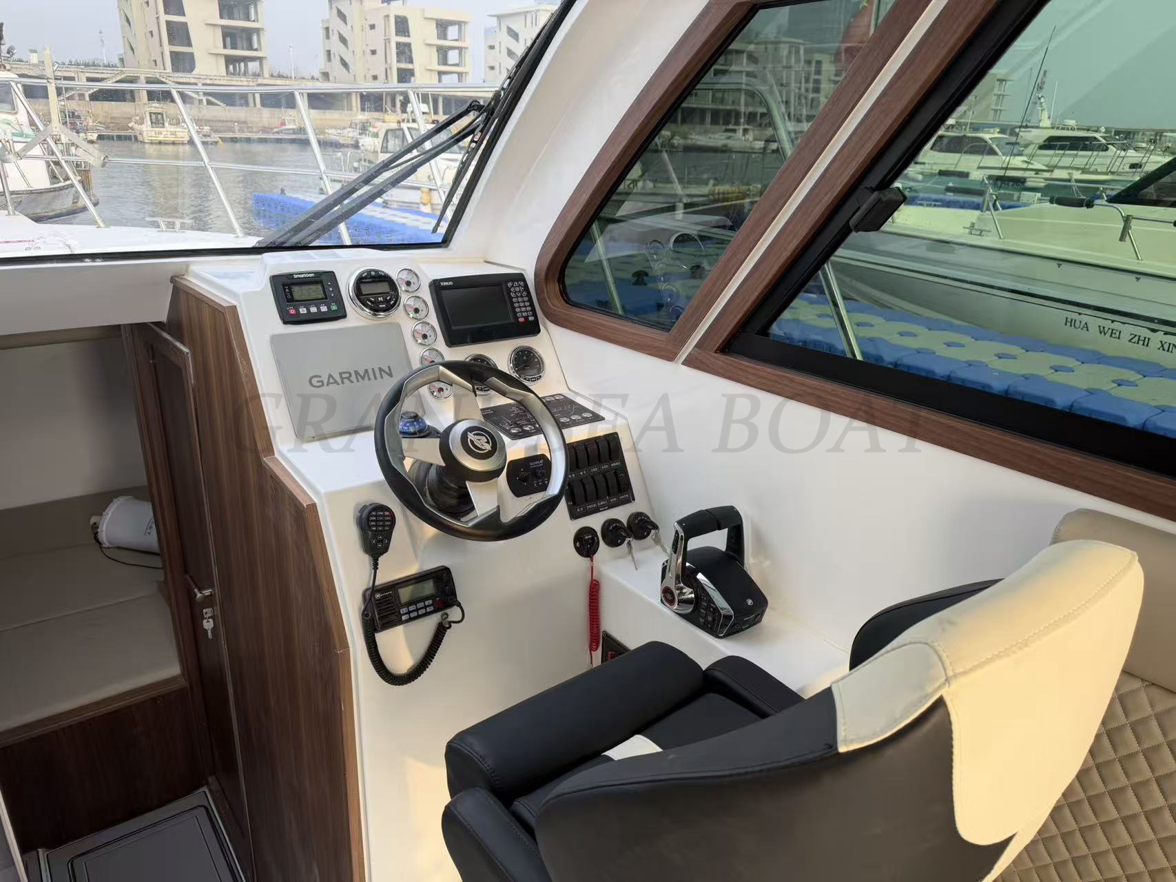 Grandsea Length 12m FRP Family Use Cabin Cruiser Pleasure Sport Fishing Boat for sale