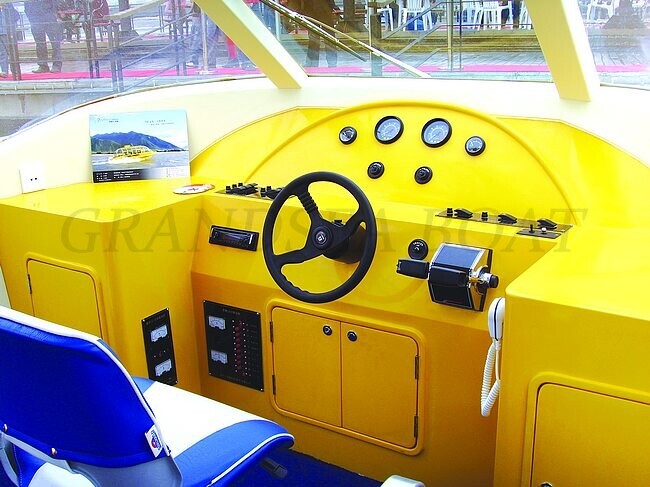 China 32ft 28 Seater FRP Yellow Color Water Taxi Boat For Sale
