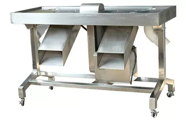 Chicken slaughtering equipment