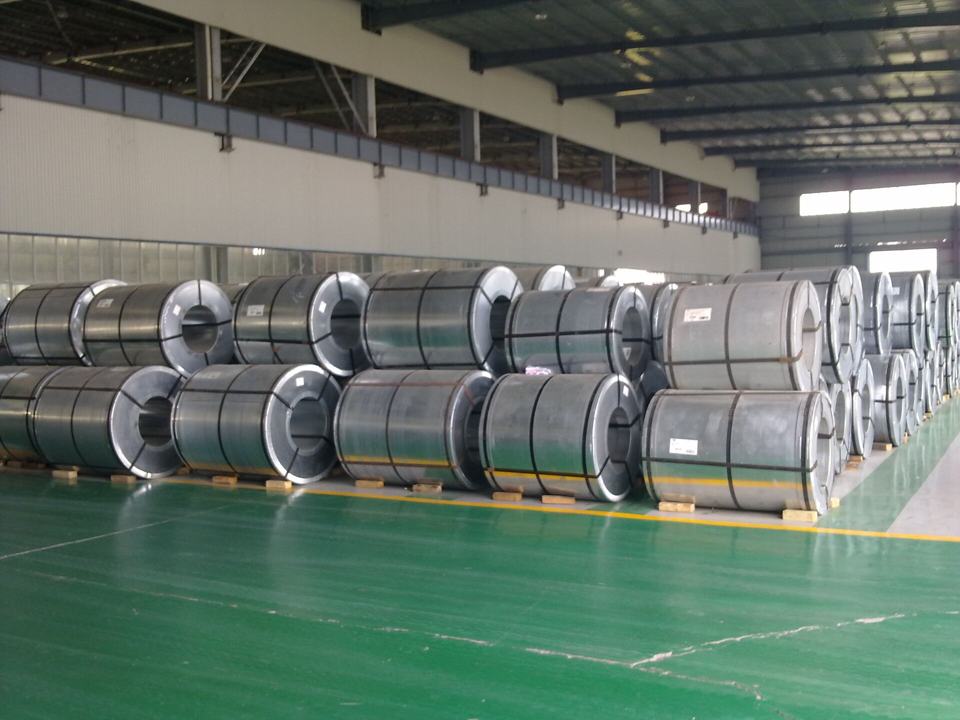 Oriented silicon steel