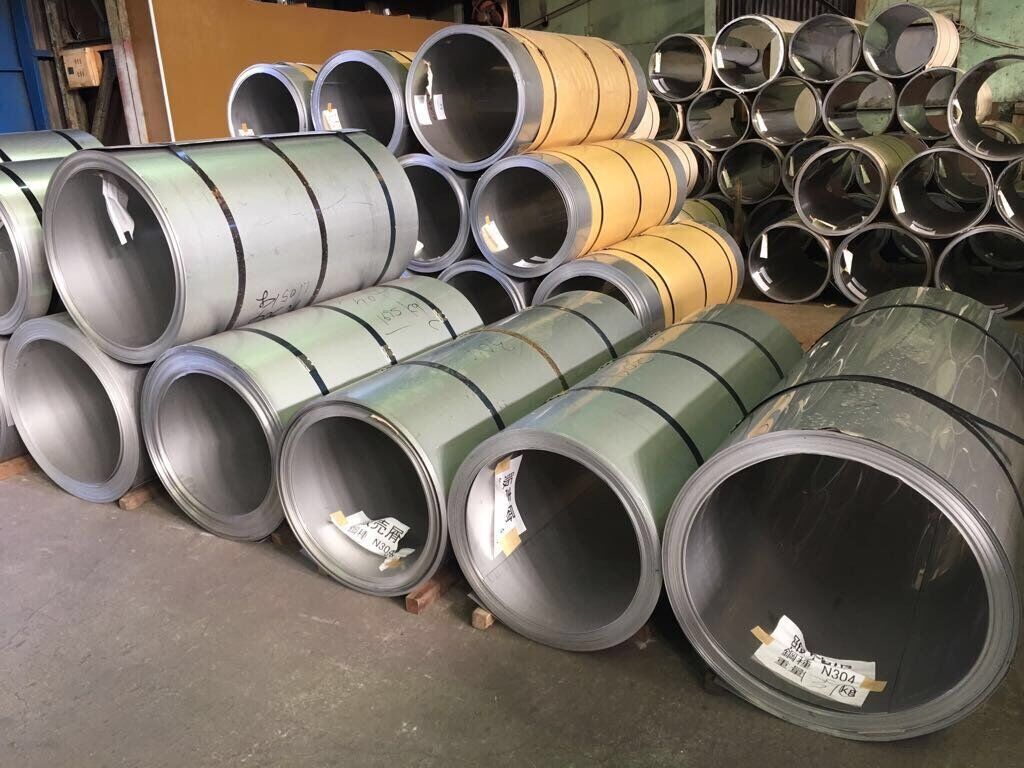 Oriented silicon steel