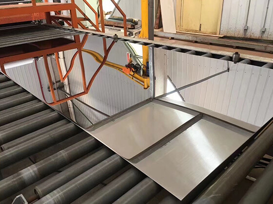 Cold-rolled stainless steel mirror plate