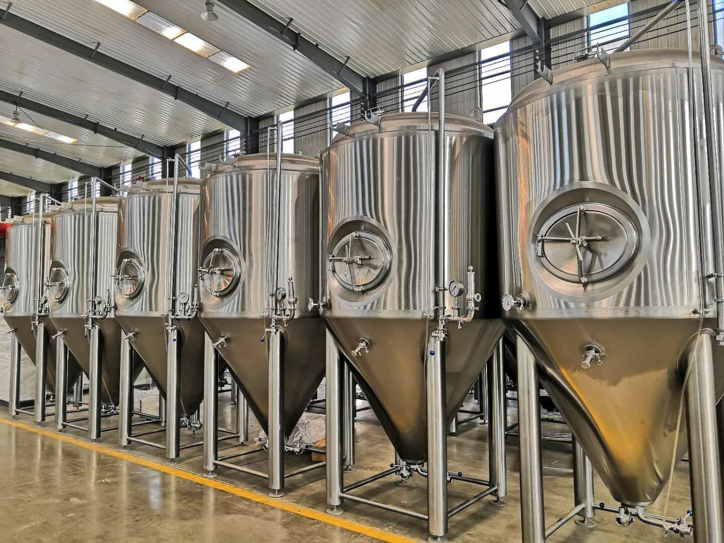 Ферментационный резервуар емкостью 10 HL