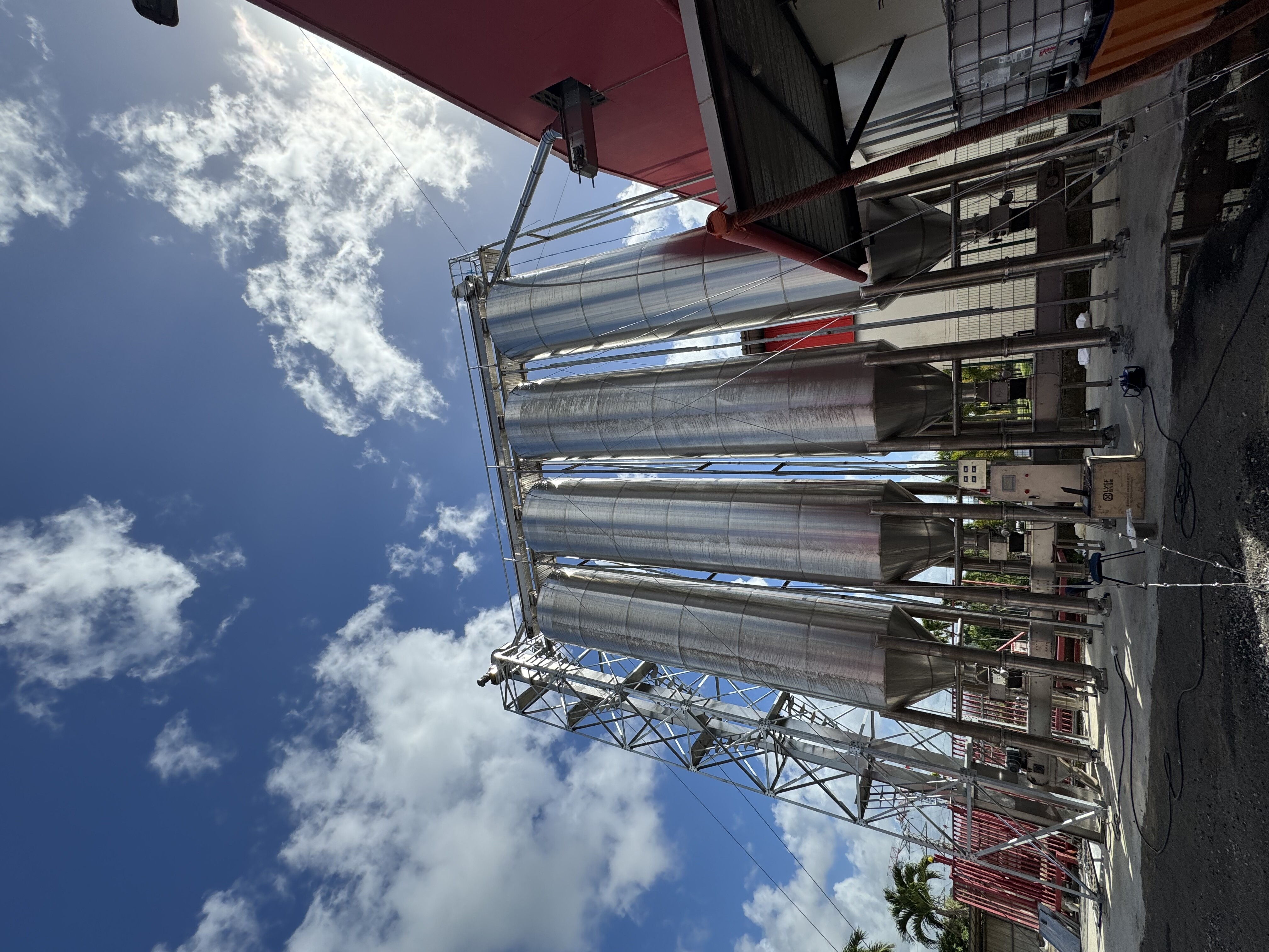 34m³ Silo y Sistema de Transporte Entregados con Éxito a Cliente en Martinica