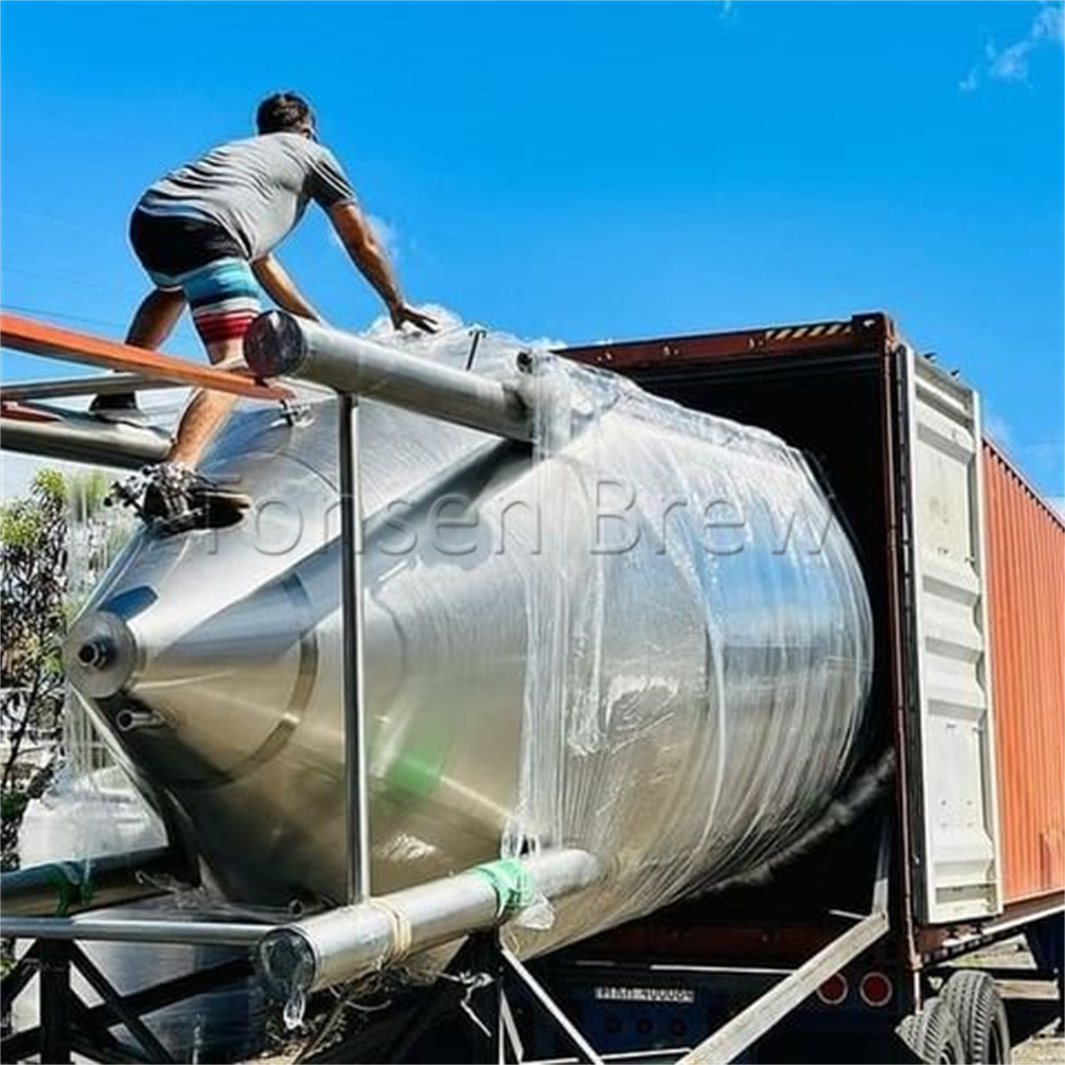 El fermentador de 80bbl llegó a EE. UU. amo a este grandullón!!!