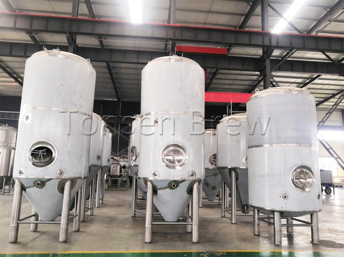 Los fermentadores de 40bbl y el tanque de cerveza brillante para Canadá están casi terminados. ¿Cómo es tu proyecto ahora?