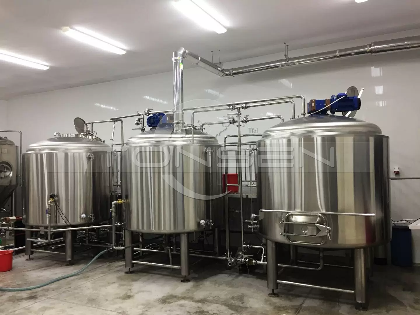 Cervecería de tres recipientes