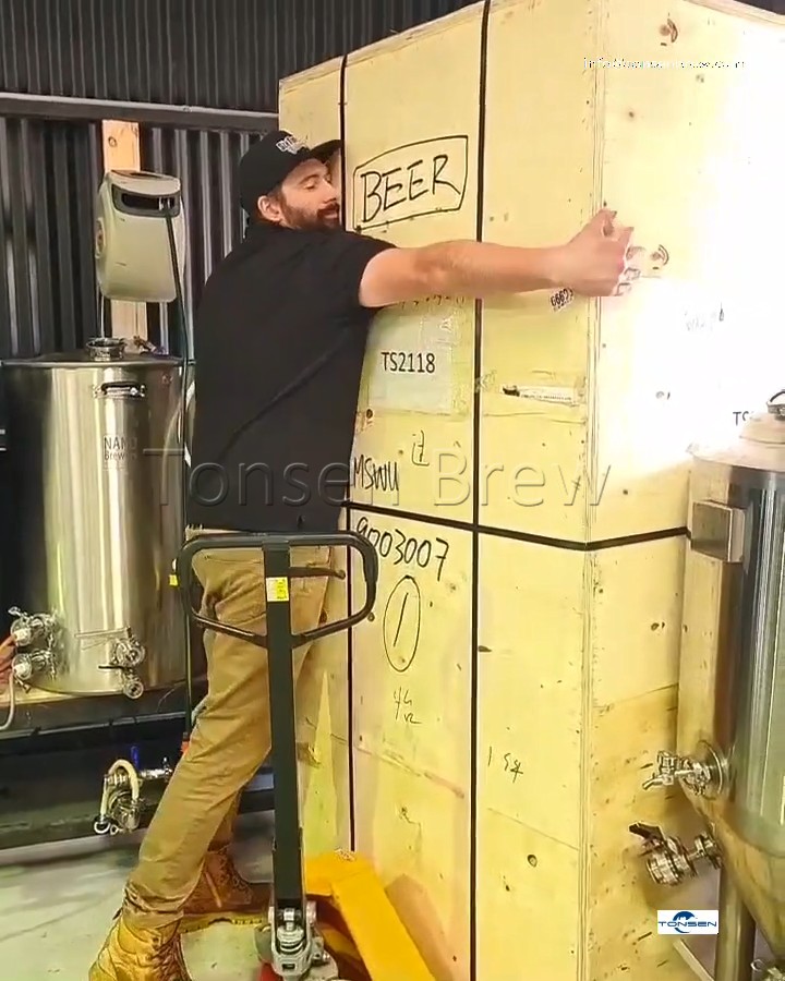 Con estos tanques de elaboración de cerveza de 500L recién llegados, ¿qué nueva cerveza obtendrán? ¡Esperándolo!