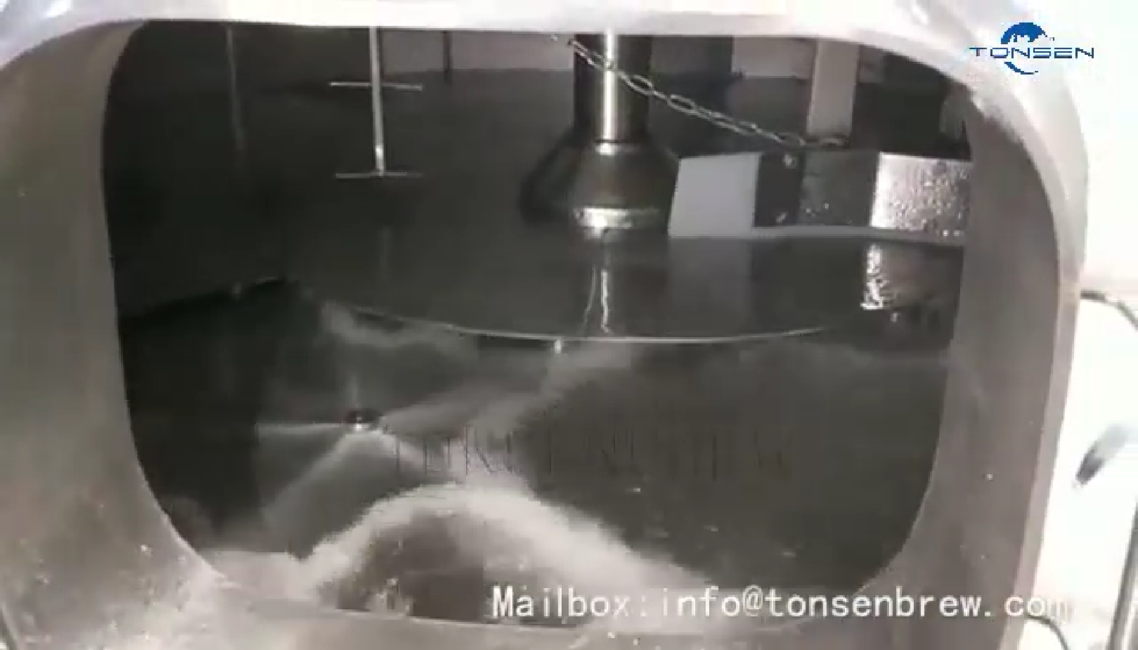 Por lo general, hay granos gastados debajo del lecho del filtro. En este momento, nuestras múltiples ramas de retrolavado se enjuagan a alta presión para una mejor limpieza.