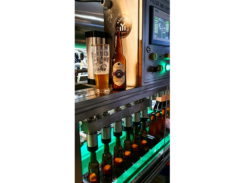 Máquina de tapado de llenado de botellas