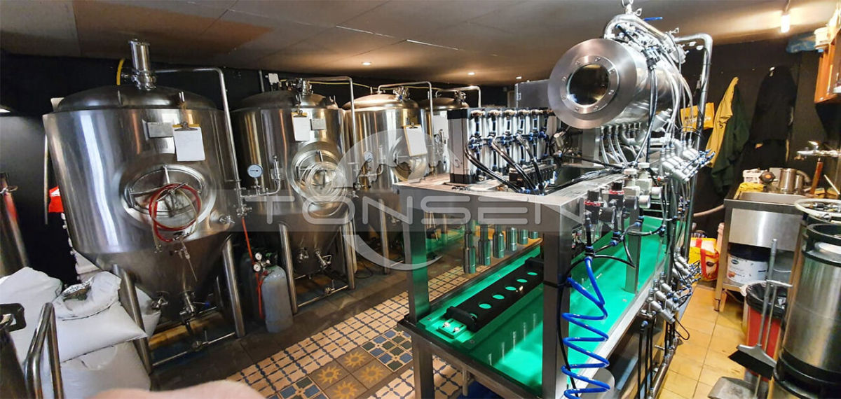 Bottle filling capping machine