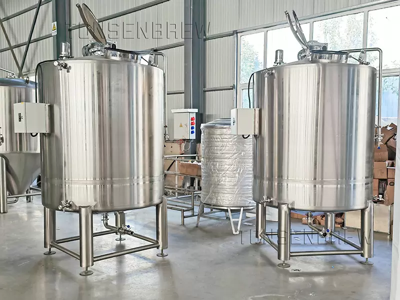 Tanque de cerveza brillante