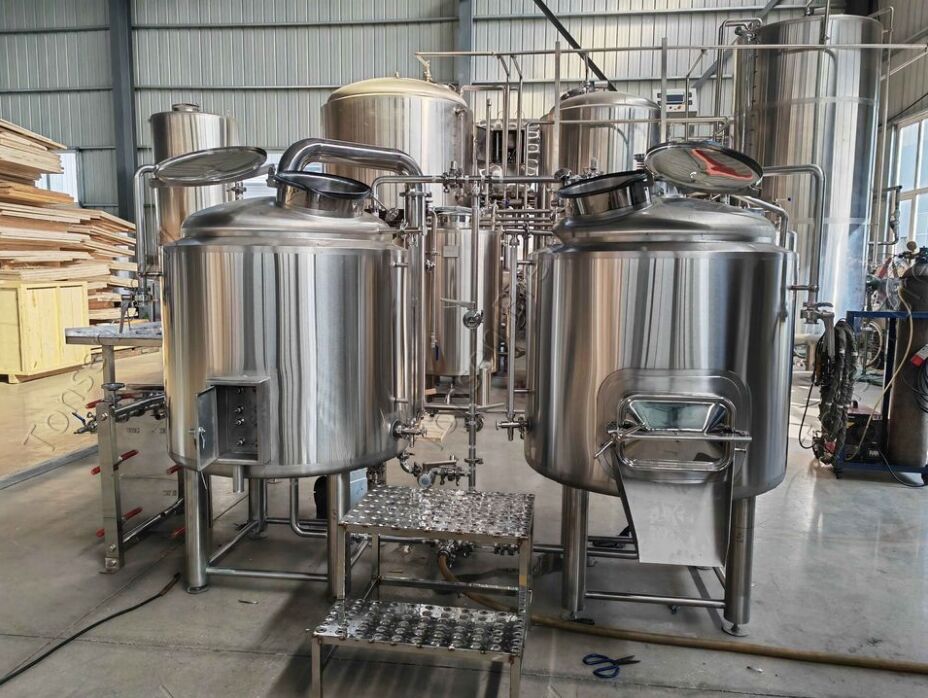 ¡Felicidades!~! ¡La cervecería de 3bbl está terminada y lista para su envío! te gusta esta cervecería, con varios fermentadores, puedes degustar tu propia cerveza!!!