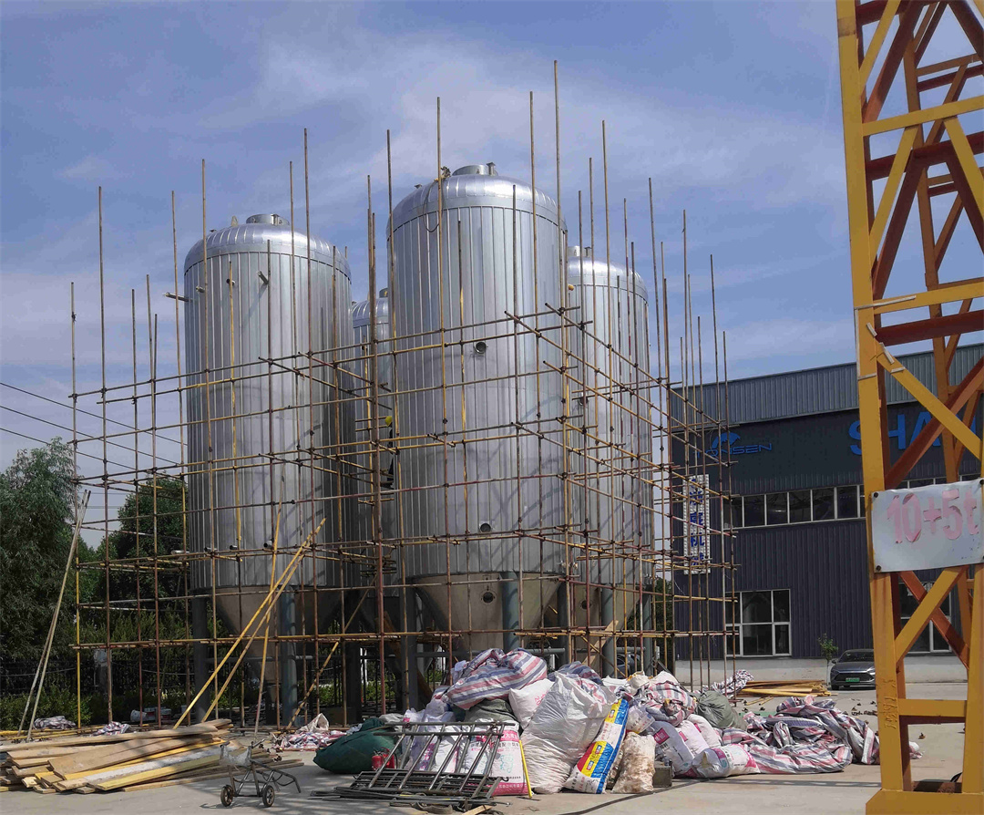 ¡El tanque de fermentación 640HL está en producción y se ve espectacular!