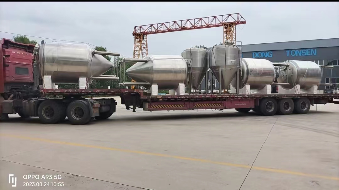 ¡Se ha enviado un nuevo lote de equipos para elaborar cerveza!