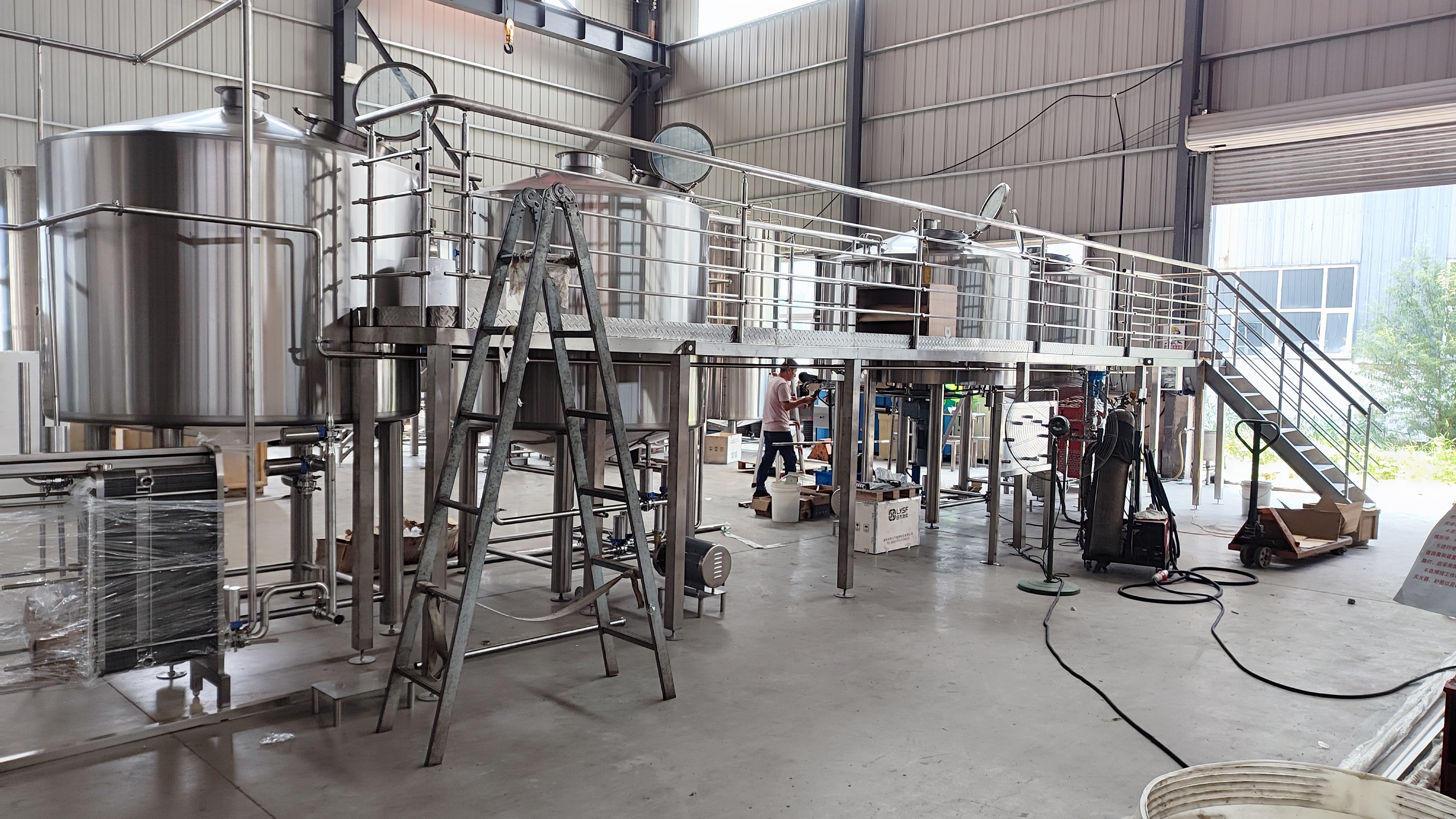 Sistema de preparación de 2000 L por baño: 2000 L Mash Tun 2000 L Lauter Tun 2000 L Hervidor de agua...