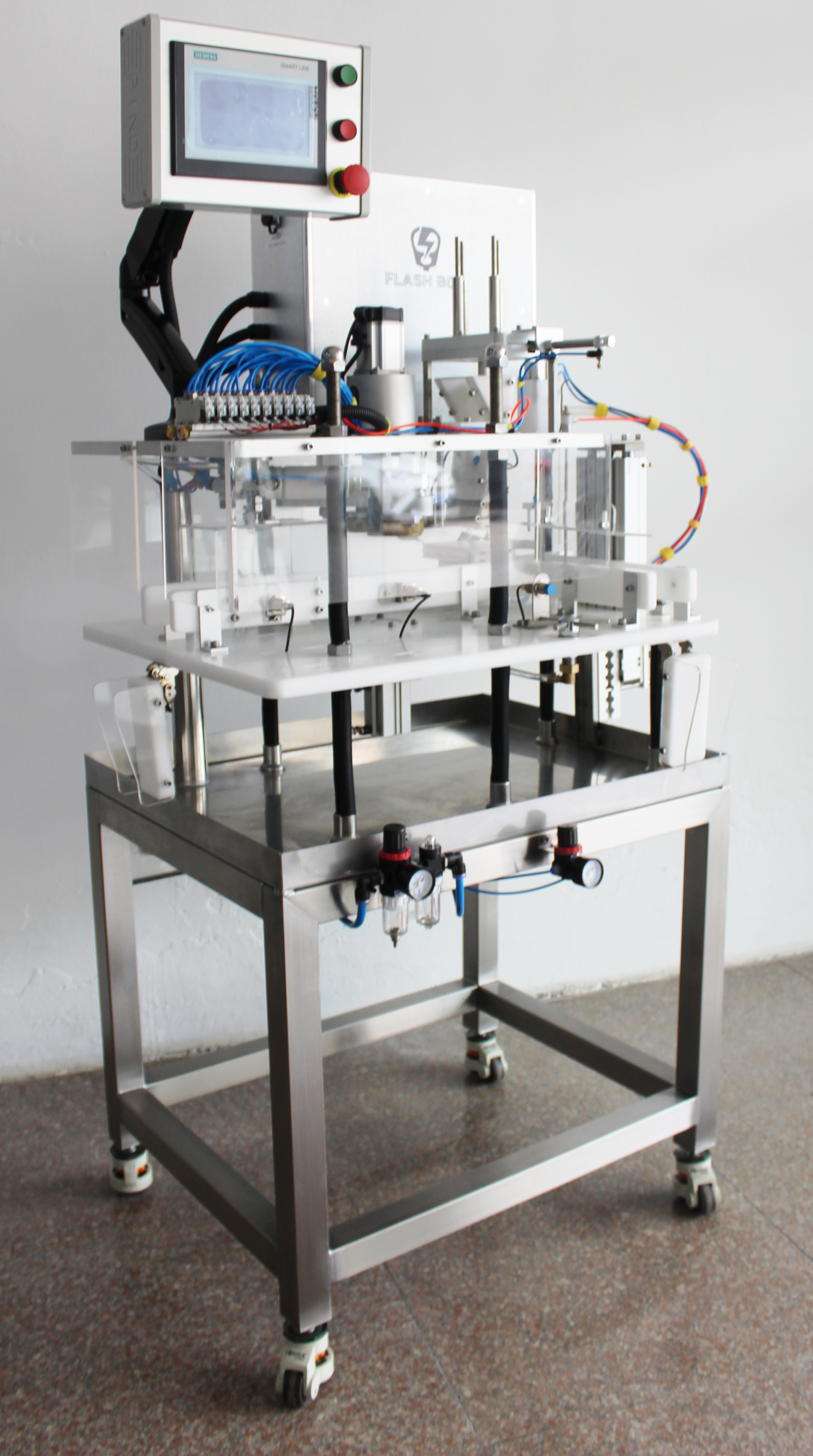 Machine de mise en boîte automatique avec table d'alimentation