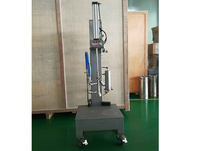 Machine de remplissage de fût