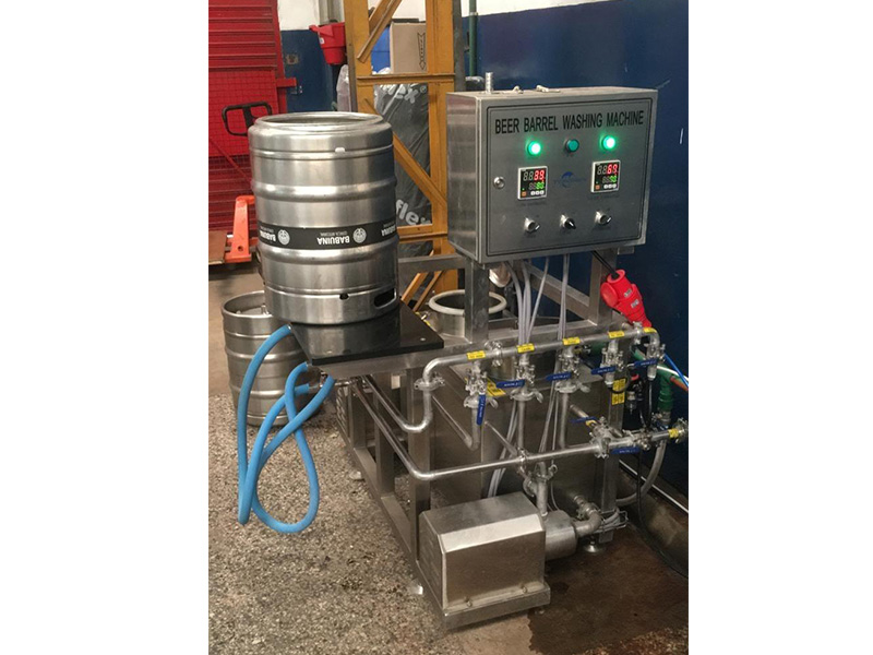 Machine à laver les fûts