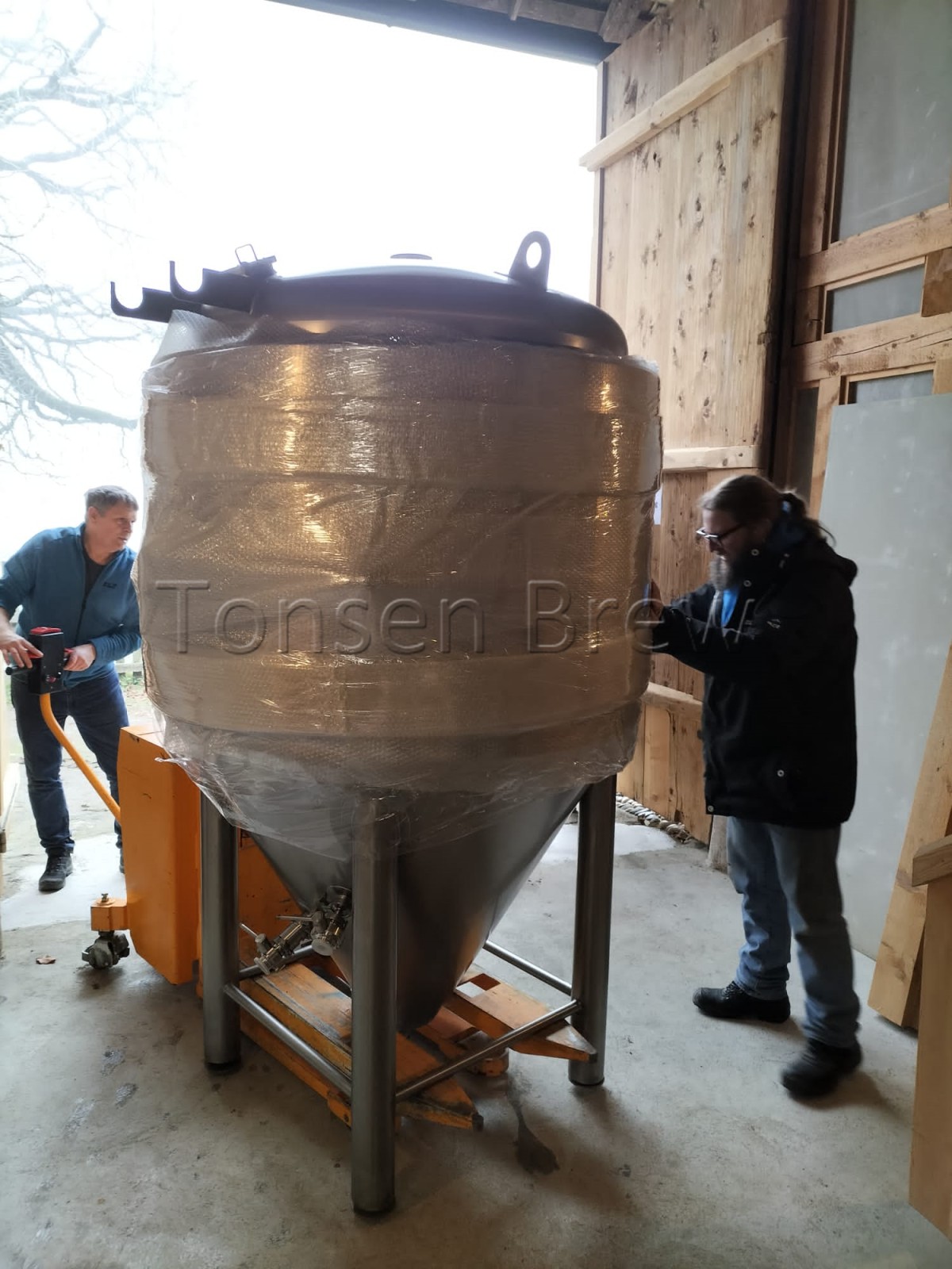 1000l FERMENTATION TANKS (7).png