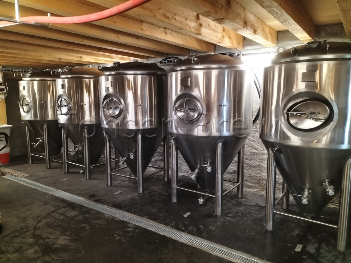 1000l FERMENTATION TANKS (5).png