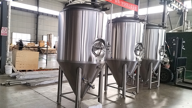 Un autre lot de cuves de fermentation sera bientôt expédié, bienvenue pour consulter les détails