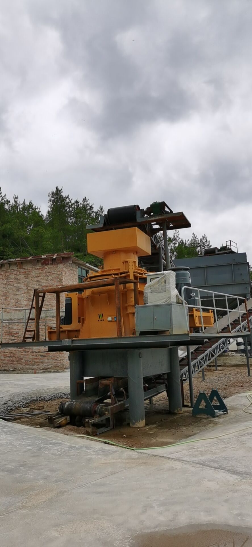 TRIO TV85 crusher plant