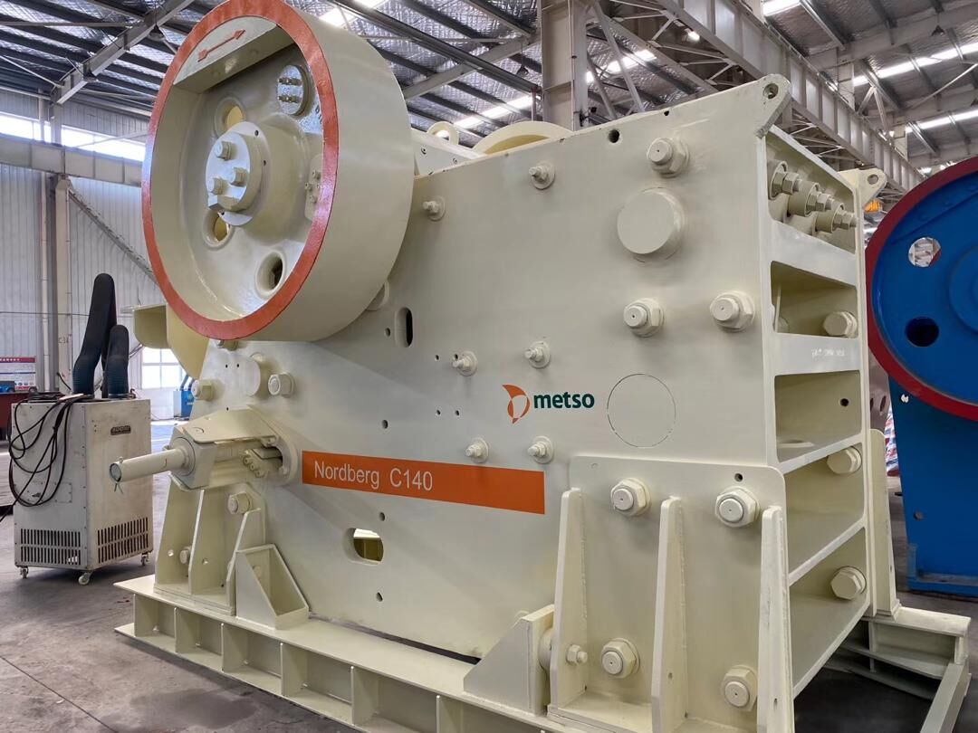 Metso C-140