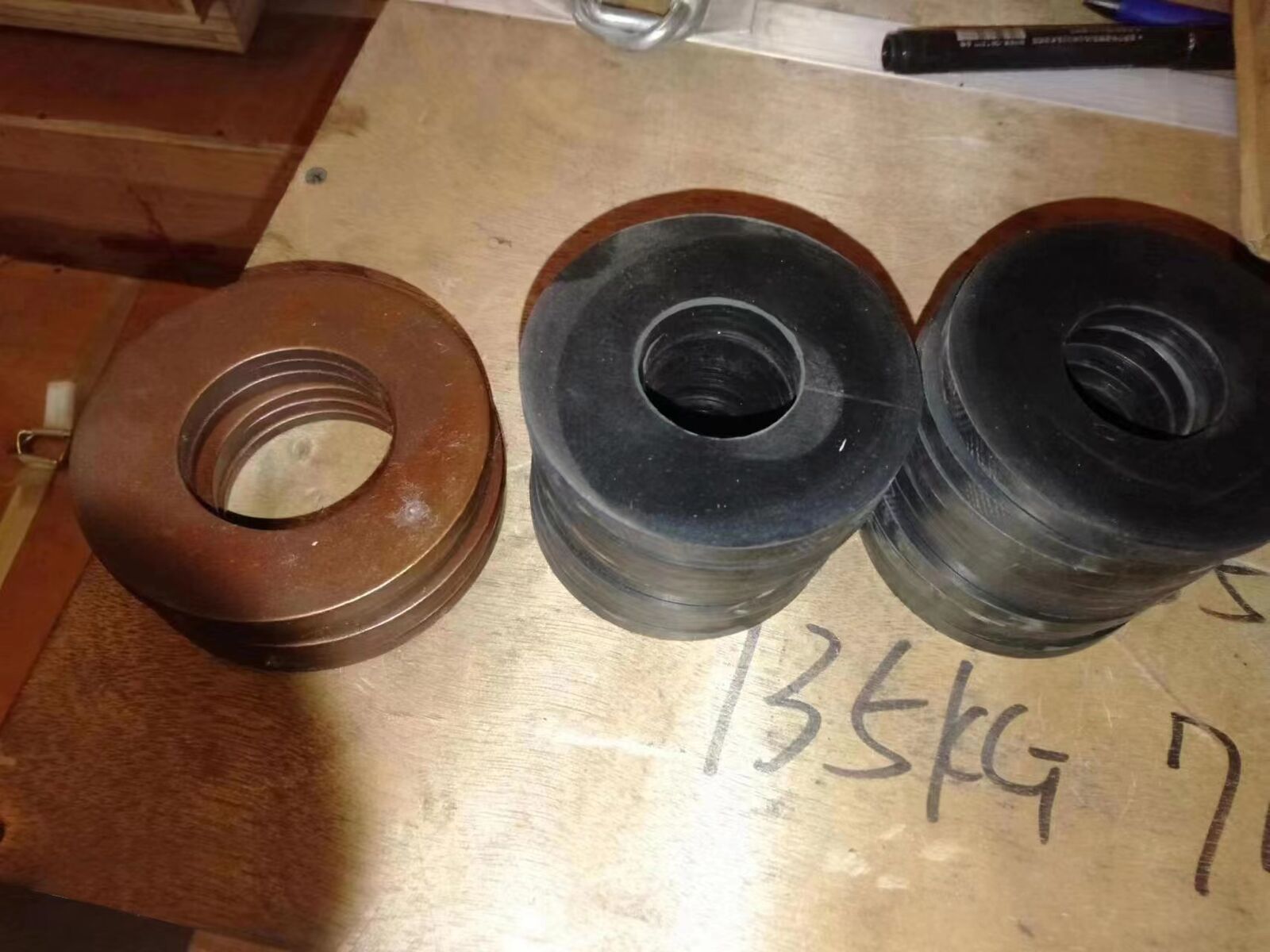 screw and nut for metso C110