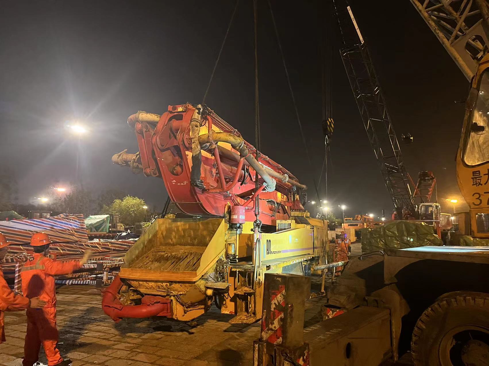 Putzmeister 46 meter pump loaded to Iran 