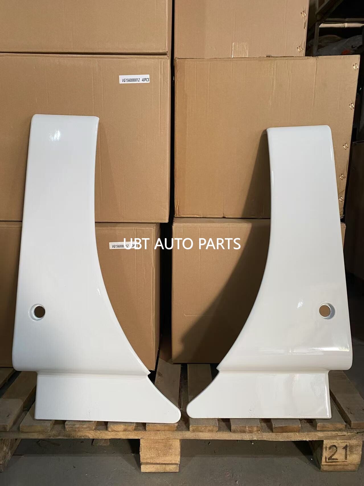 RIGHT-SIDE PLATE OF REAR FENDER 810W66410-0308