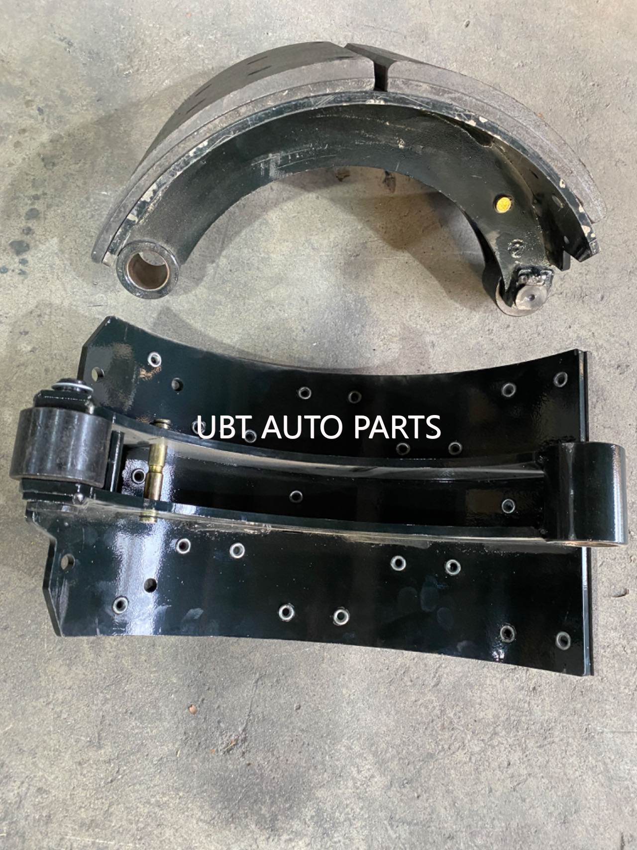 BRAKE shoe rear 5801663237
