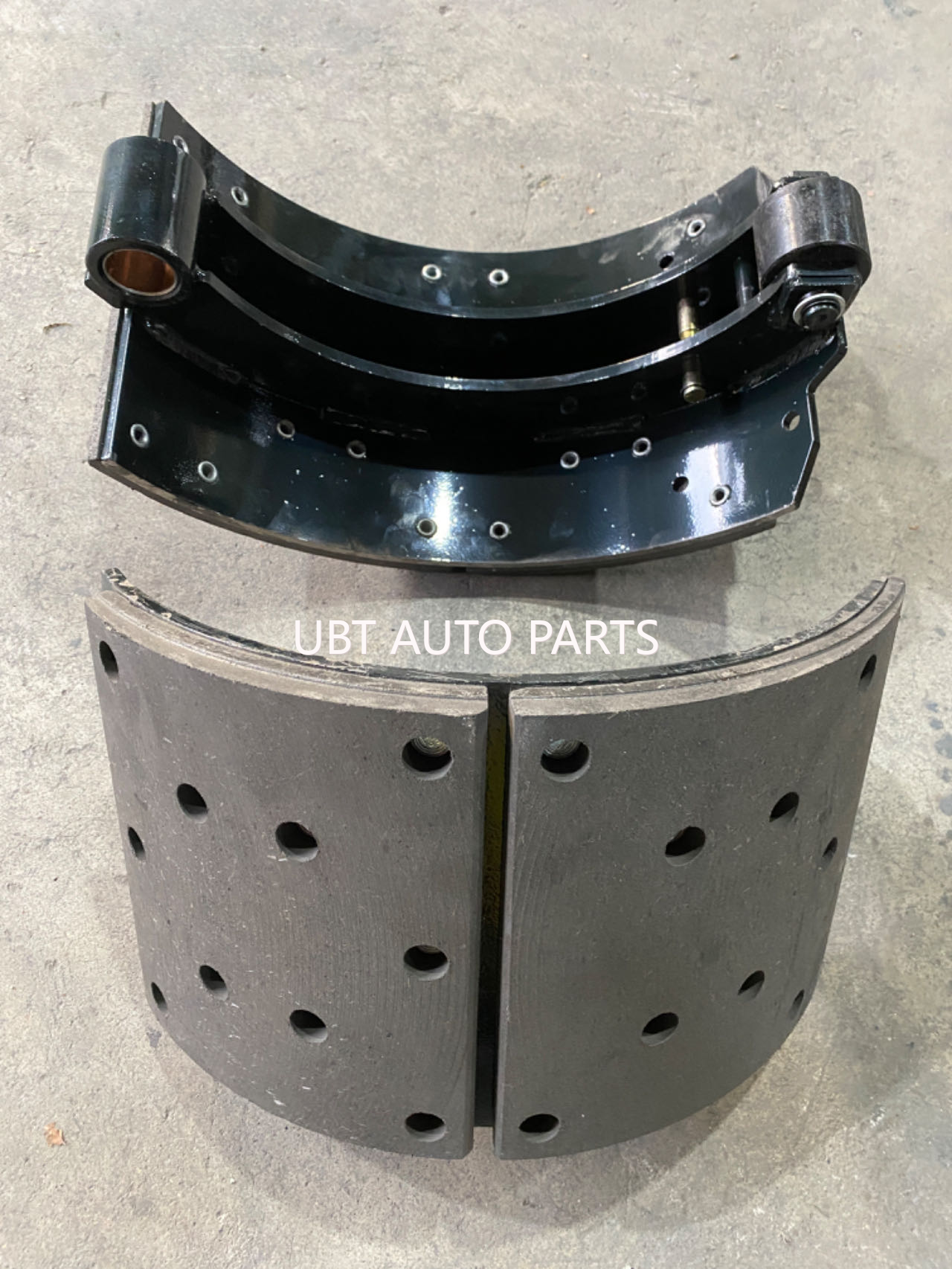 BRAKE shoe rear 5801663237