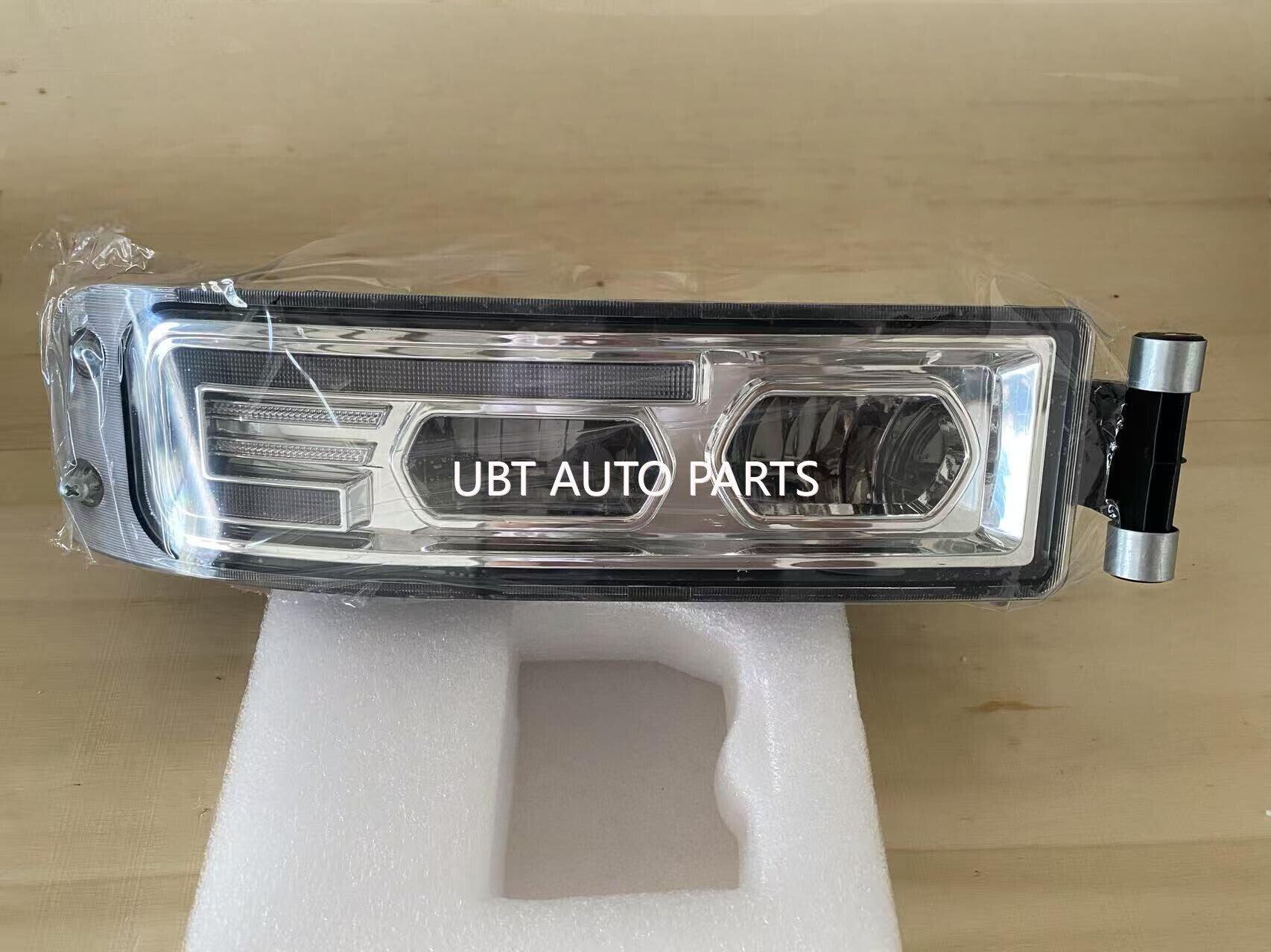 Head lamp sitrak LH 811W25320-6003 #811W25320-6004