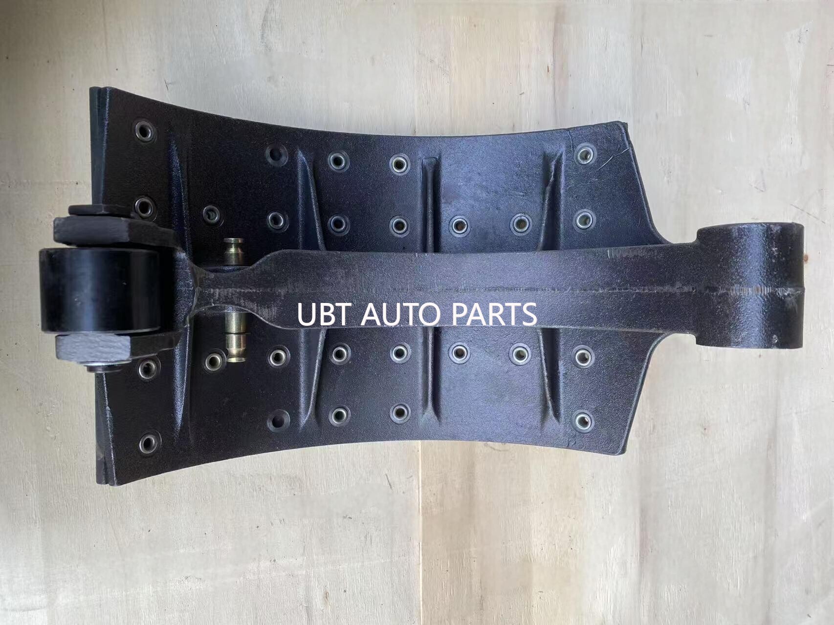 BRAKE shoe rear 5801663237