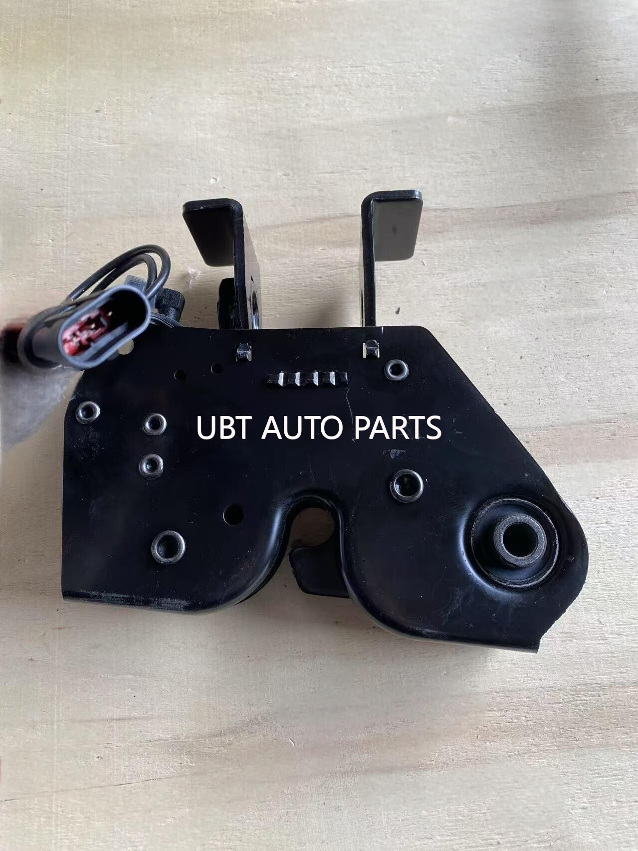 Cabin lock Hongyan RH 5802008602