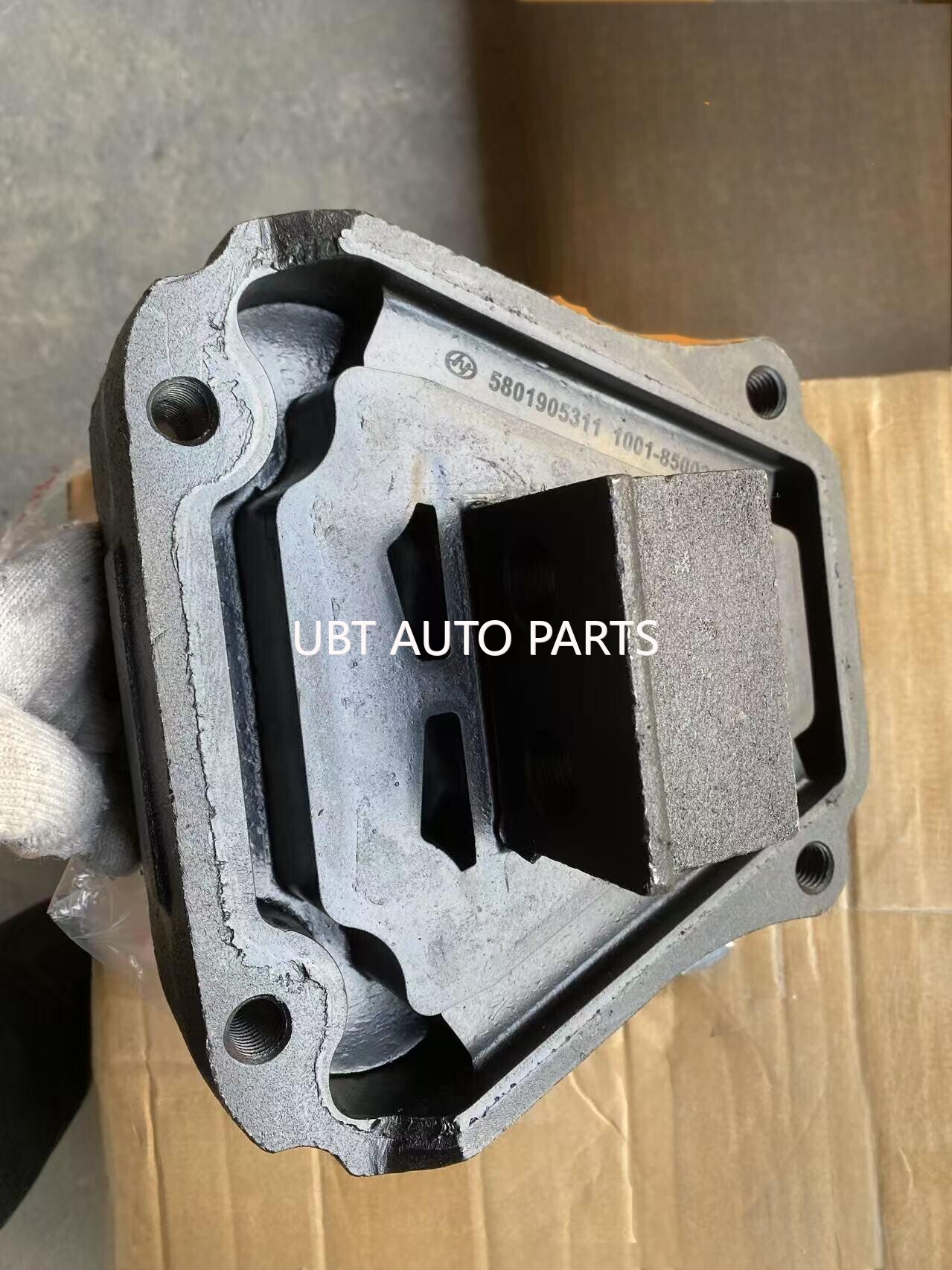 Mounting engine Rear Hongyan 5801905311