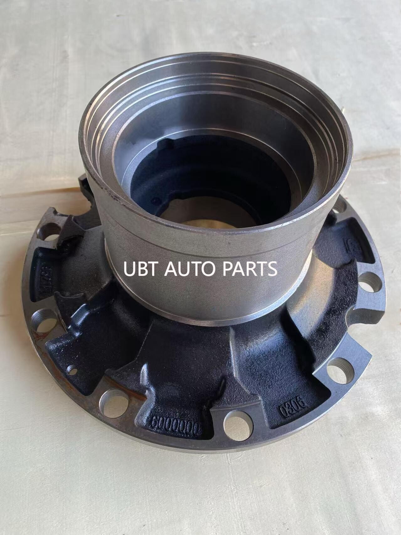 Wheel hub front hongyan 6000000306