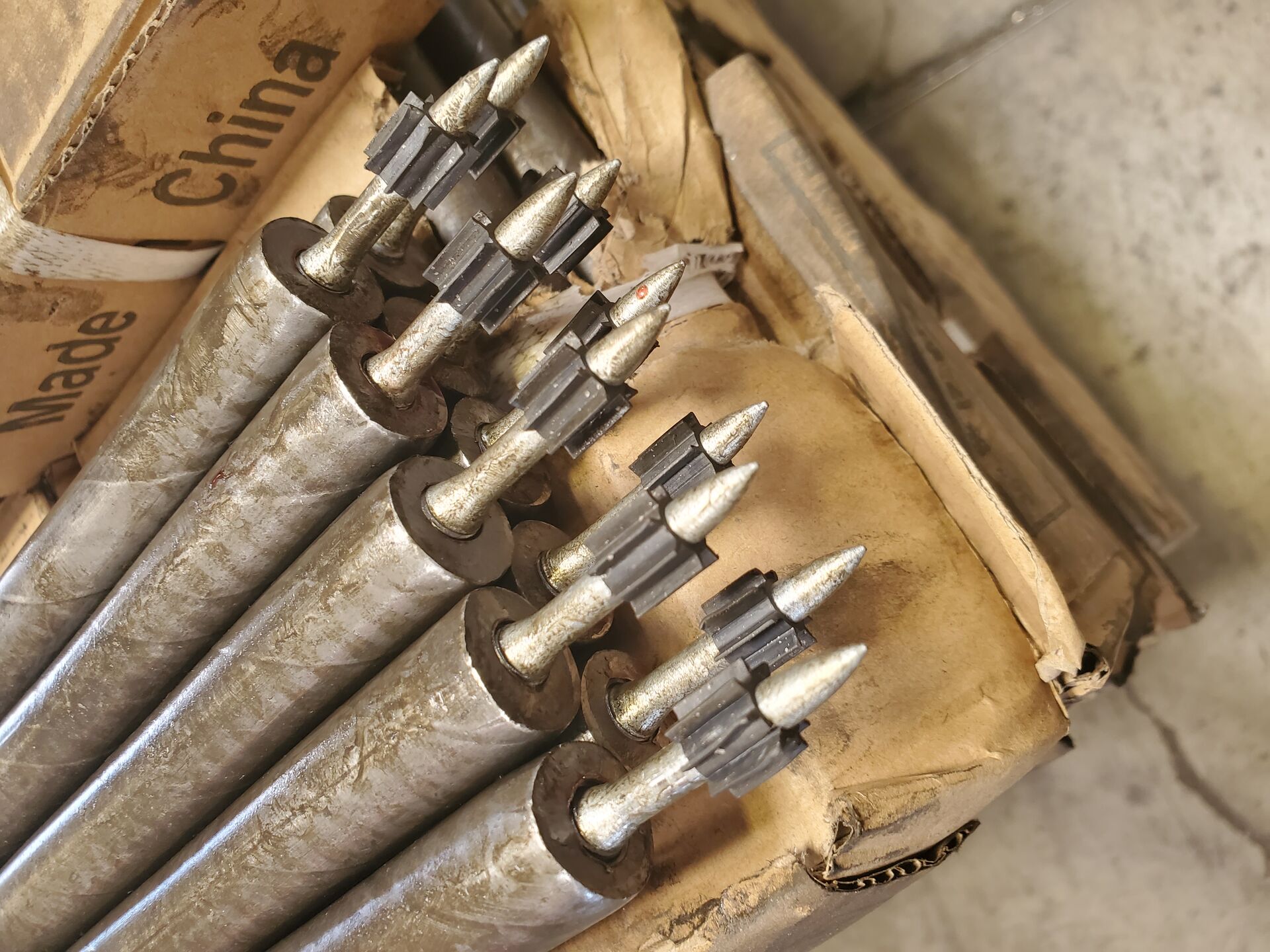 Nail Point Post （three line holes)