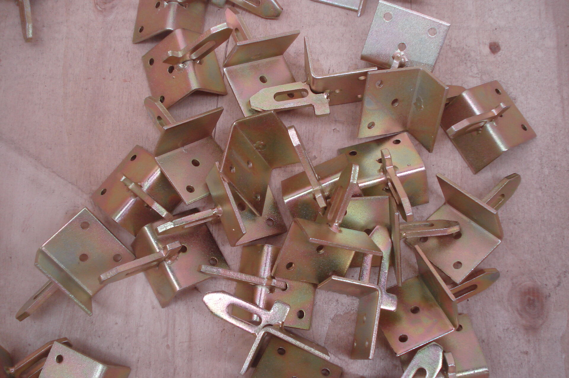 Steel/Plywood Extension Bracket