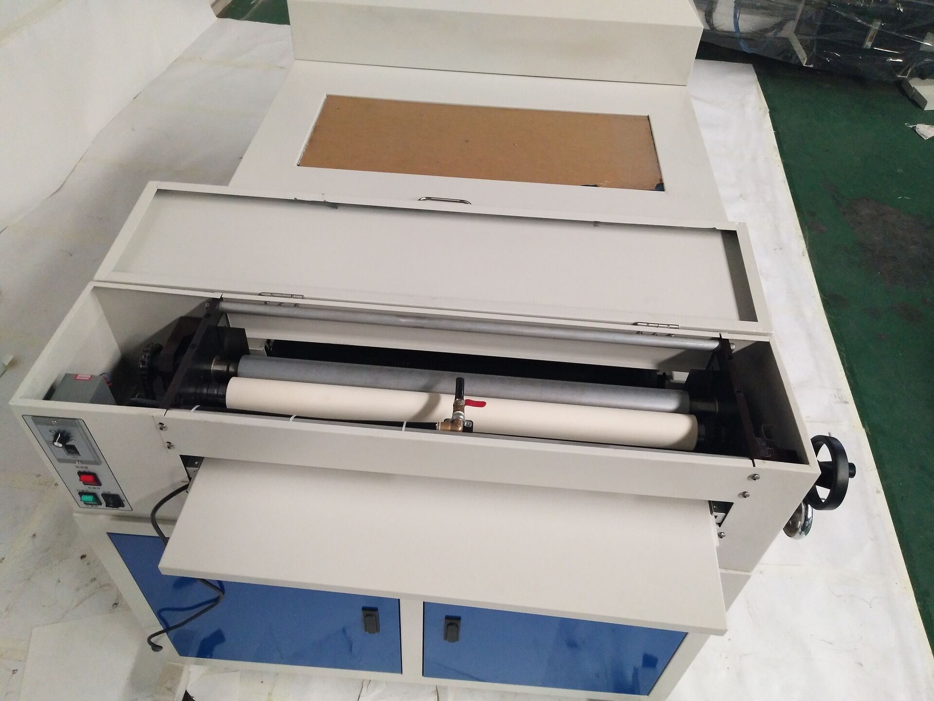 ST QH-Coat 18" (480 mm) Recubridor UV de textura