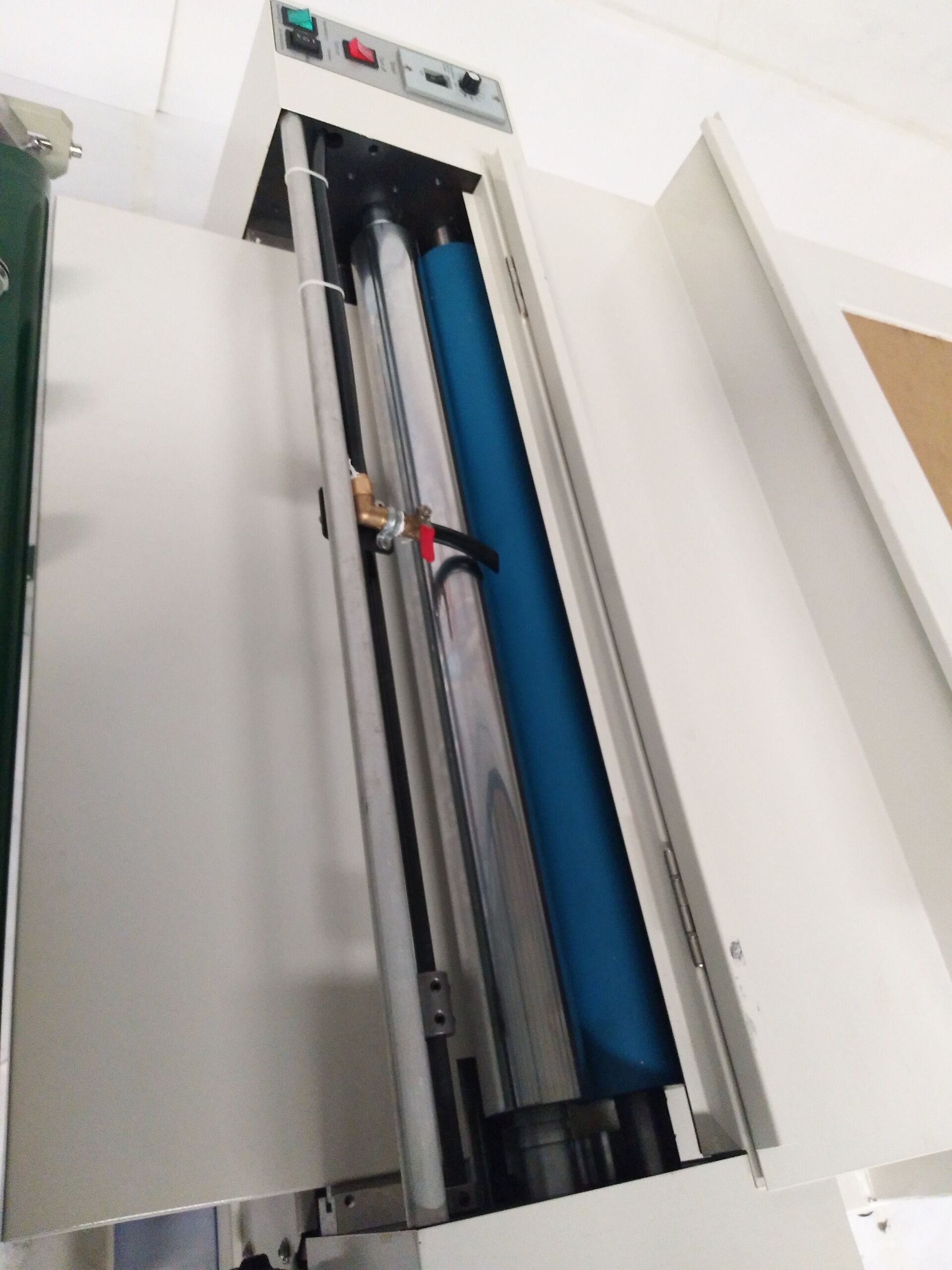 ST QH-Coat 18" (480 mm) Recubridor UV de textura