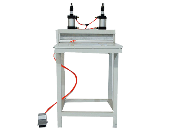 máquina plegadora neumática