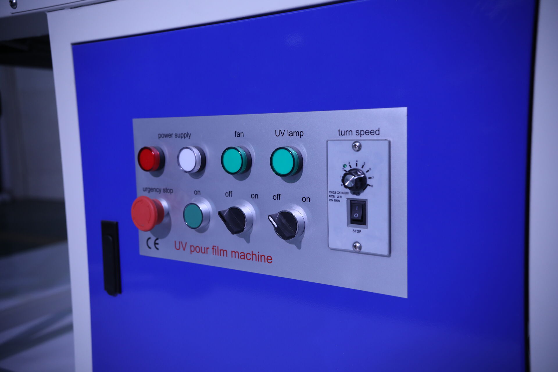 Excelencia asequible: Máquina de recubrimiento UV QH 650: mejore sus acabados de impresión