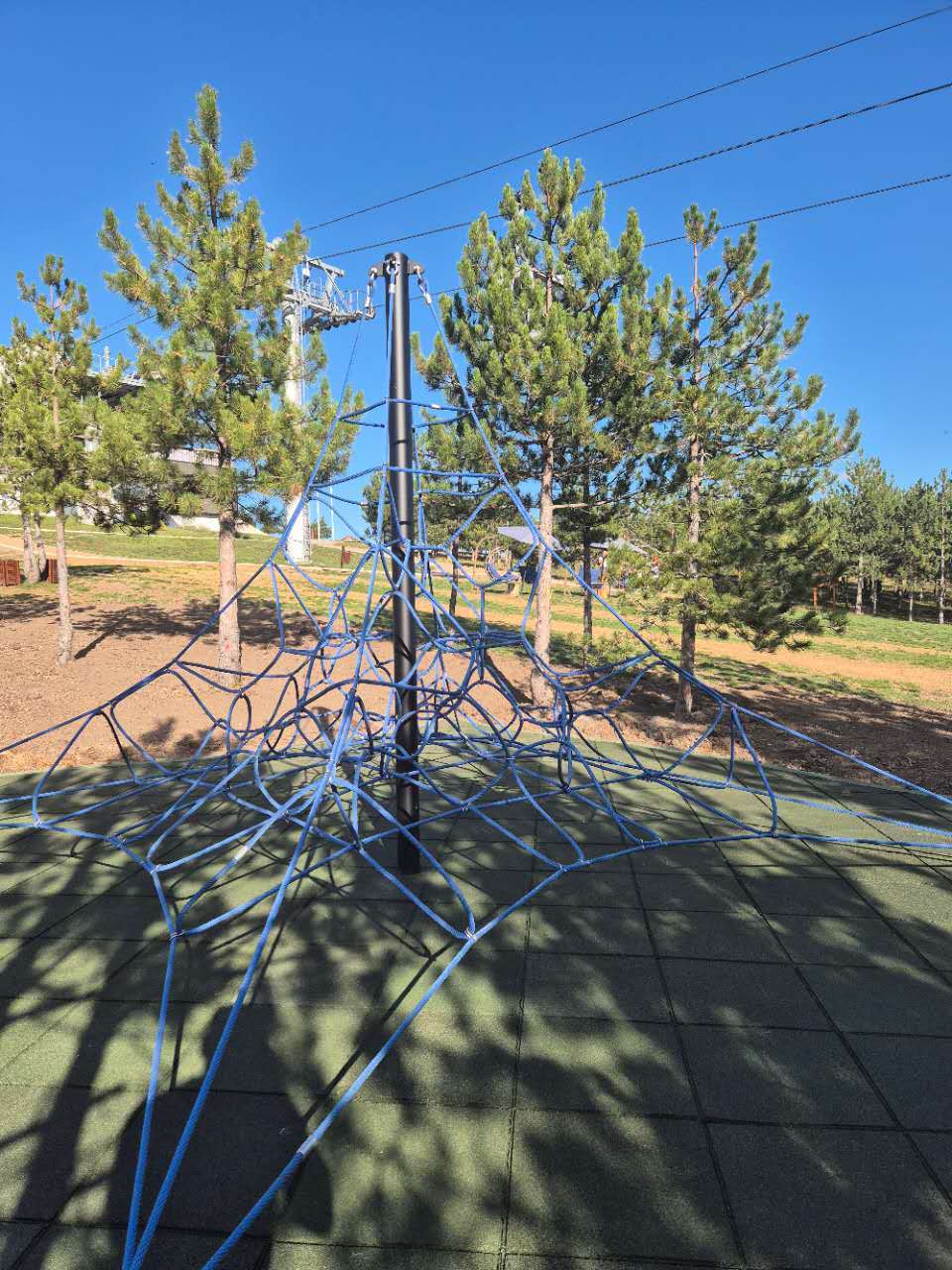 pyramid-net-mountain-climbing-play-structure